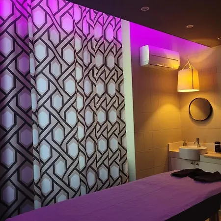 科斯莫斯俱乐部酒店 3* 孔特雷克塞维尔