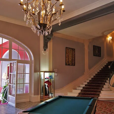 Cosmos & Отель Контрексвиль