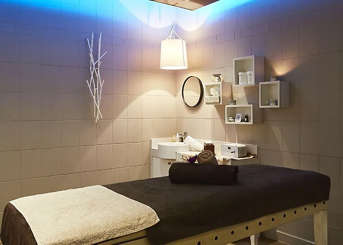 Cosmos & Отель 3*