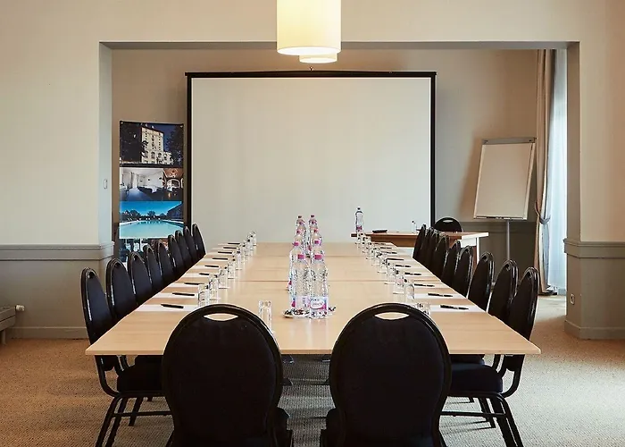 Отель Cosmos & Контрексвиль