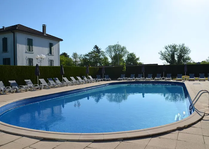 Cosmos & Отель Контрексвиль