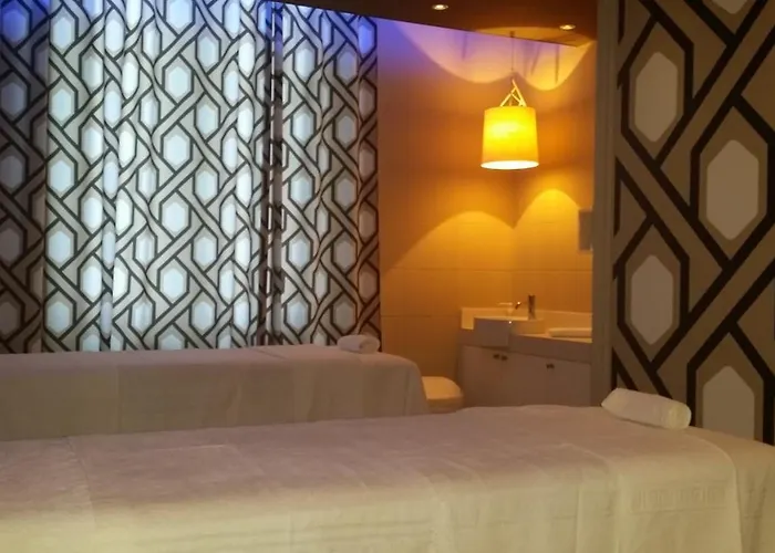 Отель Cosmos & Контрексвиль